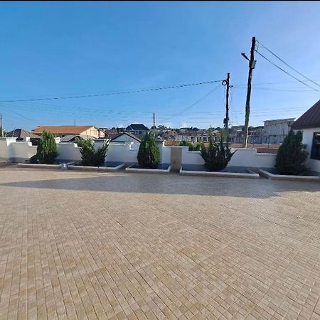 Baffour Apartments Adiebaba ภายนอก รูปภาพ