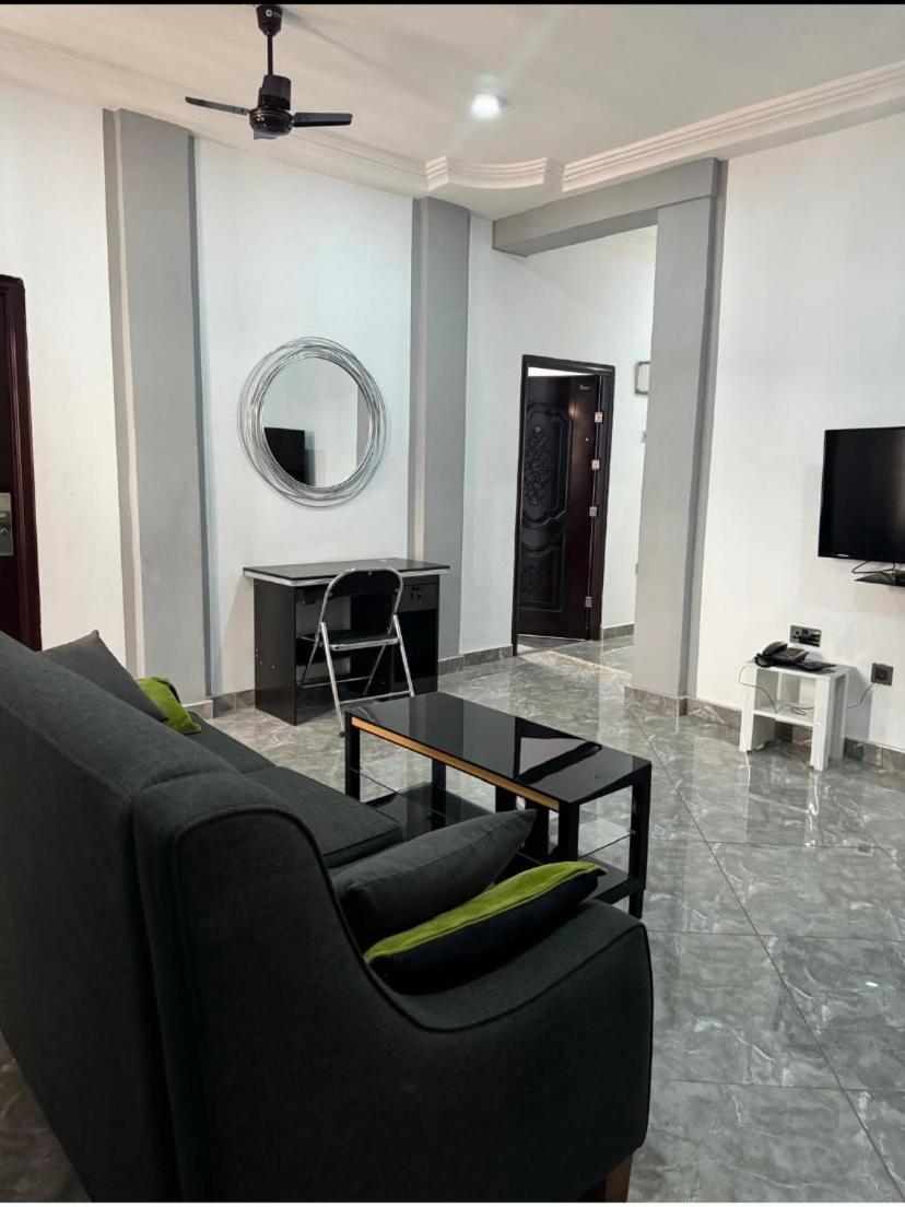 Baffour Apartments Adiebaba ภายนอก รูปภาพ