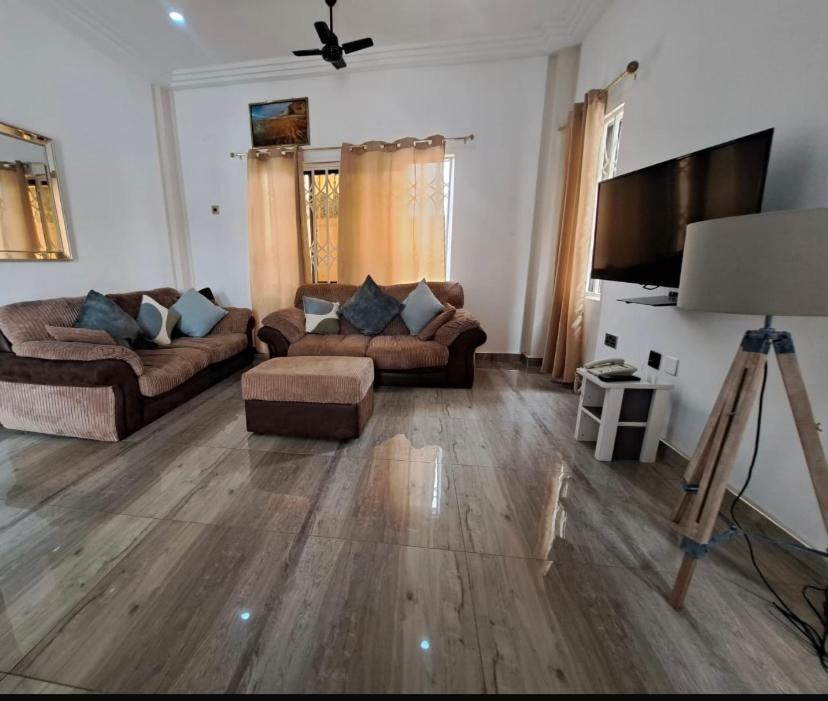Baffour Apartments Adiebaba ภายนอก รูปภาพ
