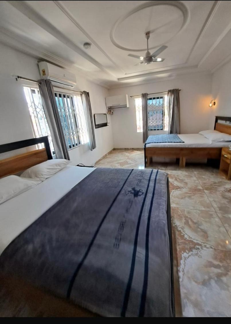 Baffour Apartments Adiebaba ภายนอก รูปภาพ