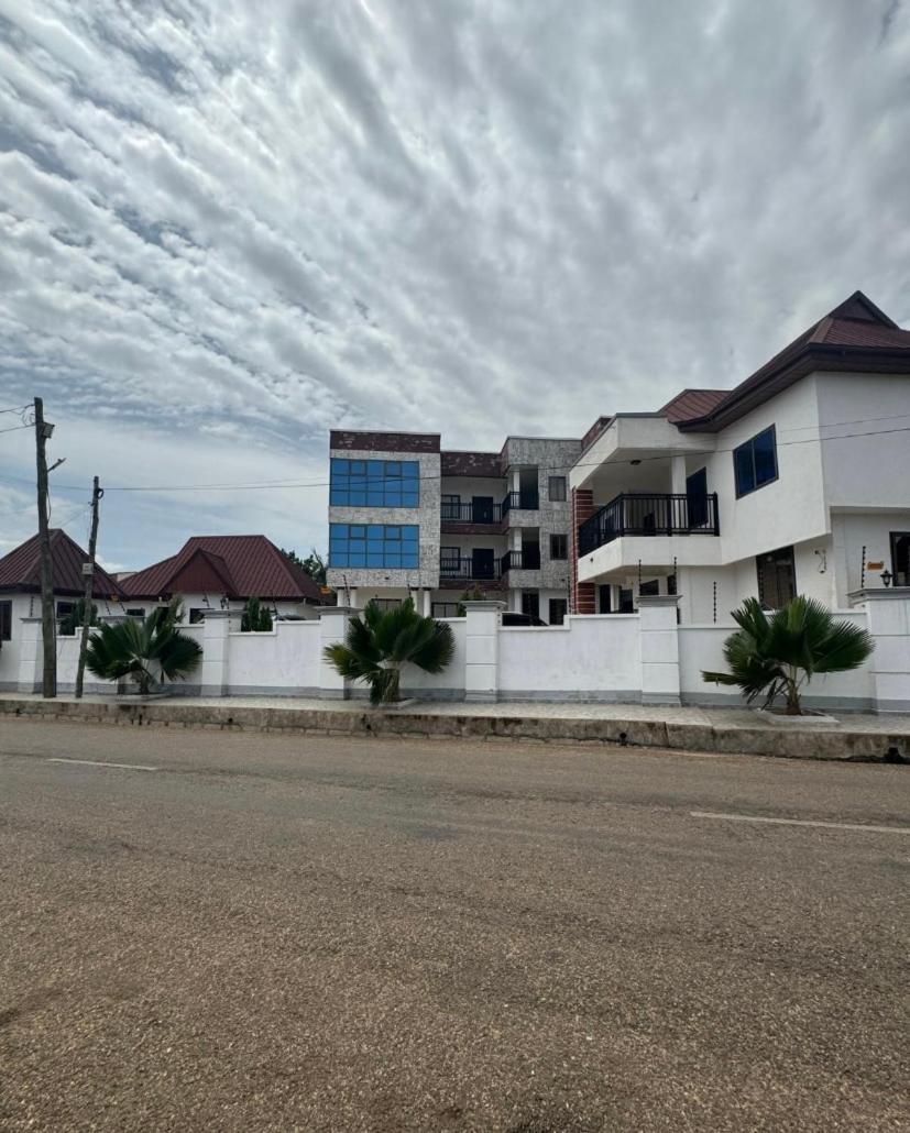 Baffour Apartments Adiebaba ภายนอก รูปภาพ